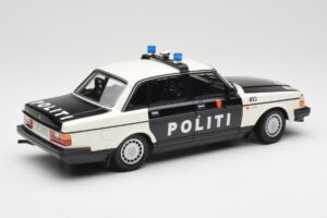 Volvo 240 GL Politi Norway Preto Minichamps 1:18 155171496 Metal - imagem 2 de 6