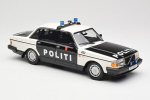 Volvo 240 GL Politi Norway Preto Minichamps 1:18 155171496 Metal - imagem 4 de 6