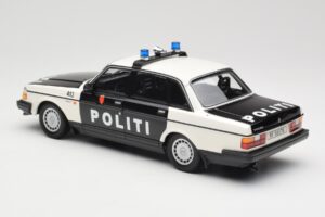 Volvo 240 GL Politi Norway Preto Minichamps 1:18 155171496 Metal - imagem 5 de 6