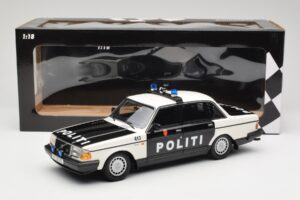 Volvo 240 GL Politi Norway Preto Minichamps 1:18 155171496 Metal - imagem 6 de 6