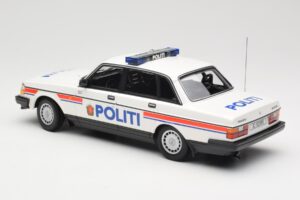Volvo 240 GL Politi Norway Minichamps 1:18 155171491 Metal - imagem 5 de 6