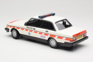 Volvo 240 GL Politie Netherlands Minichamps 1:18 155171498 Metal - imagem 5 de 6