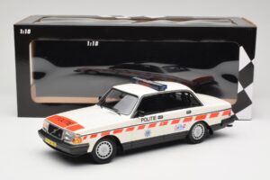 Volvo 240 GL Politie Netherlands Minichamps 1:18 155171498 Metal - imagem 6 de 6