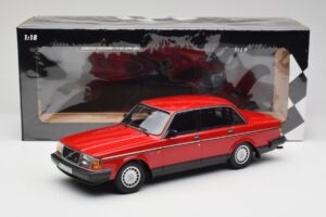 Volvo 240 GL Vermelho Minichamps 1:18 155171401 Metal - imagem 6 de 6