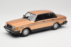 Volvo 240 GL Dourado Minichamps 1:18 155171405 Metal