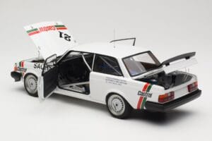Volvo 240 Turbo #21 P. Stureson DTM Winner Wunstorf 1985 AUTOart 1:18 88592 Metal - imagem 5 de 8
