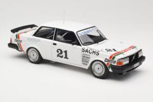 Volvo 240 Turbo #21 P. Stureson DTM Winner Wunstorf 1985 AUTOart 1:18 88592 Metal - imagem 6 de 8