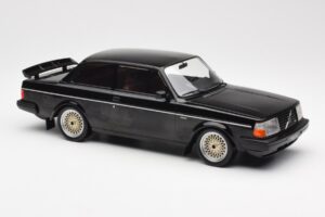 Volvo 240 Turbo Preto Custom IXO 1:18 18CMC178 Metal - imagem 4 de 6