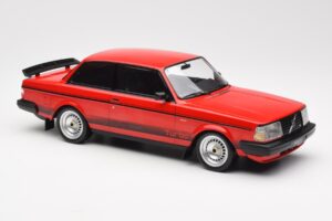Volvo 240 Turbo Vermelho Custom IXO 1:18 18CMC177 Metal - imagem 4 de 5
