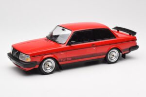 Volvo 240 Turbo Vermelho Custom IXO 1:18 18CMC177 Metal