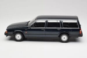 Volvo 740 GL Familiar Verde Escuro Metálico Minichamps 1:18 155171771 Metal - imagem 3 de 6