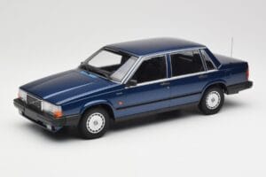 Volvo 740 GL Dark Blue Metallic Minichamps 1:18 155171701 Metal
