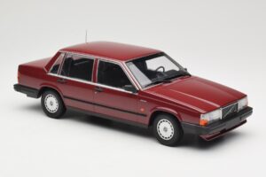 Volvo 740 GL Vermelho Minichamps 1:18 155171704 Metal - imagem 4 de 6