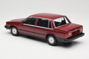 Volvo 740 GL Vermelho Minichamps 1:18 155171704 Metal - imagem 5 de 6