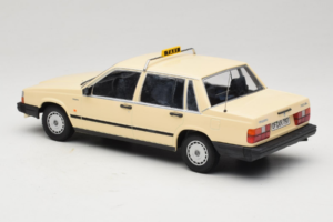 Volvo 740 GL Taxi Alemanha Minichamps 1:18 155171792 Metal - imagem 5 de 6