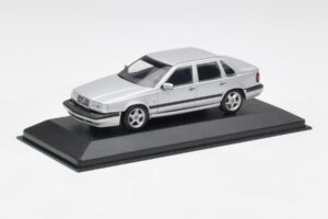 Volvo 850 Prata Minichamps 1:43 430171402 Metal - imagem 2 de 4