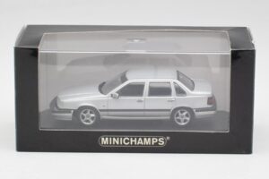 Volvo 850 Prata Minichamps 1:43 430171402 Metal - imagem 4 de 4