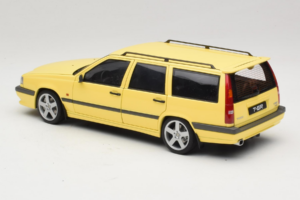Volvo 850 T-5R Break Cream Yellow AUTOart 1:18 79506 Metal - imagem 7 de 8