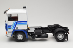 Volvo F12 Azul Branco Road Kings 1:18 RK180033 Metal - imagem 4 de 8