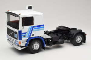 Volvo F12 Azul Branco Road Kings 1:18 RK180033 Metal