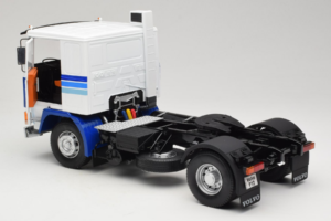 Volvo F12 Azul Branco Road Kings 1:18 RK180033 Metal - imagem 5 de 8