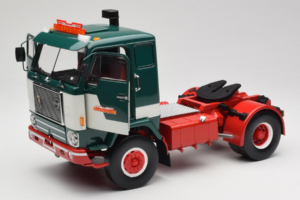 Volvo F88 Bilspedition Verde Branco MCG 1:18 MCG18139 Metal - imagem 2 de 8