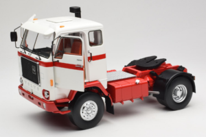 Volvo F88 Branco Vermelho MCG 1:18 MCG18141 Metal - imagem 2 de 8