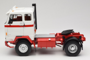 Volvo F88 Branco Vermelho MCG 1:18 MCG18141 Metal - imagem 4 de 8