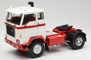 Volvo F88 Branco Vermelho MCG 1:18 MCG18141 Metal