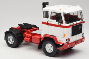 Volvo F88 Branco Vermelho MCG 1:18 MCG18141 Metal - imagem 6 de 8
