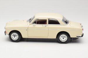 Volvo P121 Amazon Branco Revell 1:18 08866 Metal - imagem 4 de 8