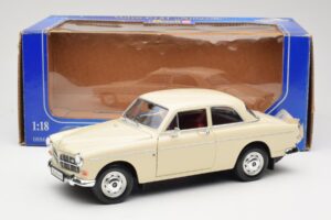 Volvo P121 Amazon Branco Revell 1:18 08866 Metal - imagem 8 de 8