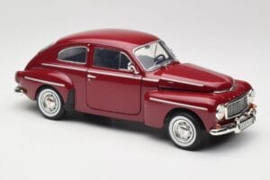 Volvo PV544 Cherry Red Revell 1:18 08887 Metal - imagem 6 de 8
