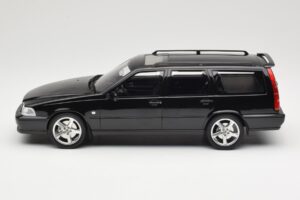 Volvo V70 R P80 Preto DNA 1:18 DNA000232 Metal - imagem 3 de 6