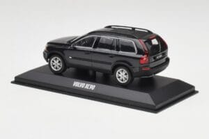 Volvo XC90 Preto Safira Minichamps 1:43 38704 Metal - imagem 3 de 4