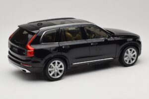 Volvo XC90 Onyx Black Paudi Model 1:18 9430842 Metal - imagem 3 de 8