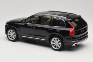 Volvo XC90 Onyx Black Paudi Model 1:18 9430842 Metal - imagem 7 de 8