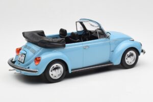 Volkswagen Beetle 1303 Cabriolet Azul Claro Norev 1:18 188531 Metal - imagem 2 de 6