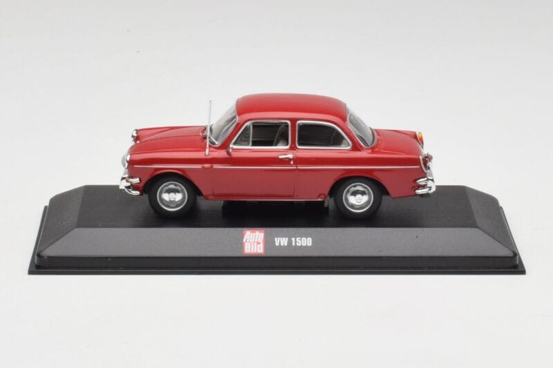 Volkswagen 1500 Ruby Vermelho Minichamps 1:43 VW001 Metal