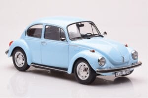 Volkswagen Beetle 1303 Azul Claro Norev 1:18 188532 Metal - imagem 4 de 6