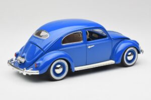 Volkswagen Beetle Azul Bburago 1:18 23124646 Metal - imagem 3 de 8