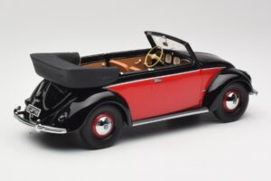 Volkswagen Beetle Cabriolet Preto & Vermelho Minichamps 1:18 107054132 Resina - imagem 2 de 6