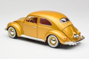 Volkswagen Beetle Dourado Bburago 1:18 3361 Metal - imagem 7 de 8