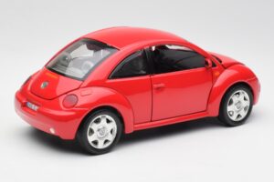 Volkswagen New Beetle Vermelho Bburago 1:18 8185108 Metal - imagem 3 de 8