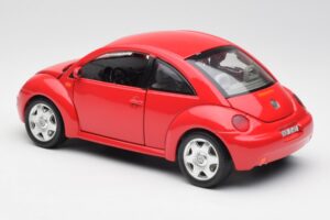 Volkswagen New Beetle Vermelho Bburago 1:18 8185108 Metal - imagem 7 de 8
