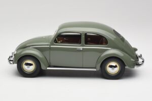 Volkswagen Beetle Beryl Verde Minichamps 1:18 107054000 Resina - imagem 3 de 6