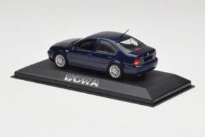 Volkswagen Bora Ocean Azul Minichamps 1:43 8198223B Metal - imagem 3 de 4