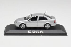 Volkswagen Bora Reflex Prata Minichamps 1:43 81982223S Metal