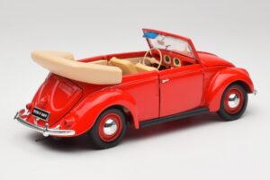 Volkswagen Cabriolet Ruby Vermelho Maisto 1:18 32826 Metal - imagem 3 de 8