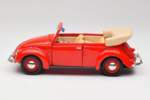 Volkswagen Cabriolet Ruby Vermelho Maisto 1:18 32826 Metal - imagem 4 de 8